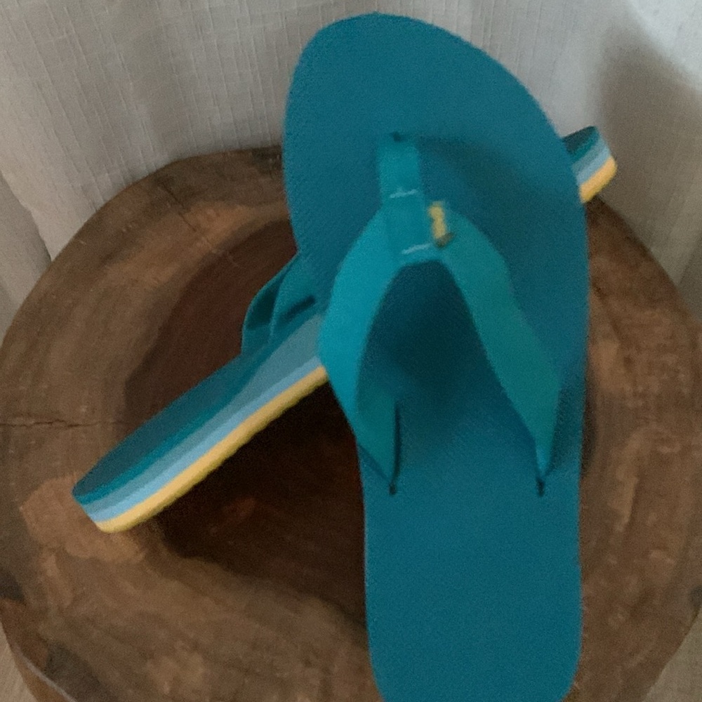 Teva Teal Blue Flip Flops w/yellow sole sz 8 - Picture 2 of 8